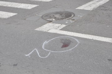 Pieton accidentat pe Dezrobirii de un taximetru