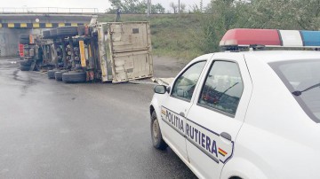 Un TIR s-a răsturnat la Cernavodă!