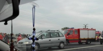 Accident rutier SPECTACULOS pe DN3: mai multe maşini s-au făcut PRAF