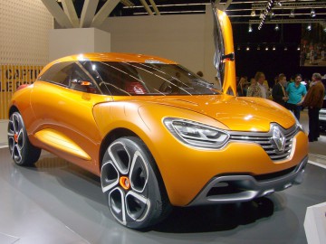 Renault vrea să dețină legendara marcă auto sovietică Moskvitch
