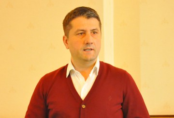 Consilierii locali se reunesc în şedinţă de îndată