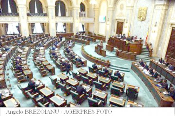 Senatul a adoptat legea privind votul prin corespondenţă
