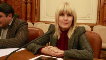 Comisia Juridică RESPINGE reţinerea şi arestarea Elenei Udrea, dar dă aviz favorabil pentru urmărirea penală