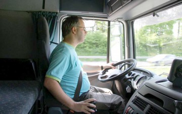 Salariu de 1.900 euro pe lună pentru șoferi pe autocamion