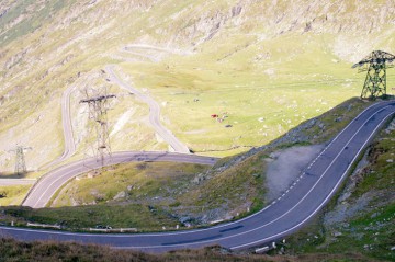 Se închide traficul pe Transfăgărăşan şi Transalpina