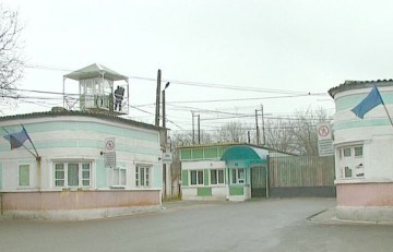Cernăvodeanul care şi-a violat fiica vitregă nu vrea 10 ani după gratii