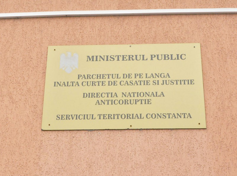 DNA Constanţa face „curăţenia de toamnă” în primării: şefa de la Achiziţii Publice din Primăria Medgidia, cercetată penal DNA Constanţa face „curăţenia de toamnă” în primării: şefa de la Achiziţii Publice din Primăria Medgidia, cercetată penal
