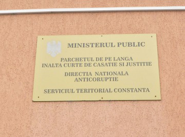 DNA Constanţa face „curăţenia de toamnă” în primării: şefa de la Achiziţii Publice din Primăria Medgidia, cercetată penal