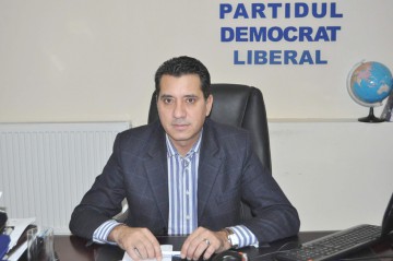 Senatorul Chiru şi primarul Stan, suspendaţi din PNL