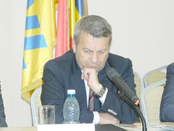 Ialomiţianu: Guvernul a majorat, pe sub masă, salariile celor din structura centrală a ANAF