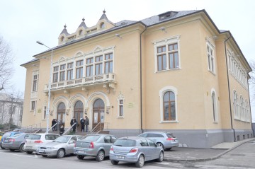 Condamnaţi pentru înşelăciune