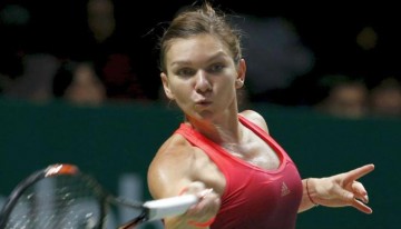 Simona Halep, eliminată de la Turneul Campioanelor după 6-7 (5), 1-6 cu Agnieszka Radwanska