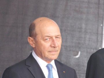 Parlamentarii lui Băsescu vor ca primarii să fie aleşi în două tururi de scrutin