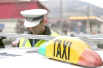 Taximetrist, pus „la punct” cu un pumn în nas de un puşti de liceu!