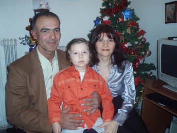 Povestea SFÂŞIETOARE a unei familii din Constanţa: părinţii s-au spânzurat după ce le-a murit copilul!