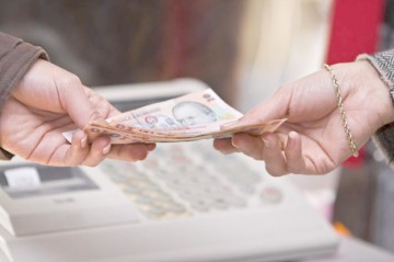 Majorarea salariilor bugetarilor cu 10%, susţinută dacă nu e depăşită limita de deficit