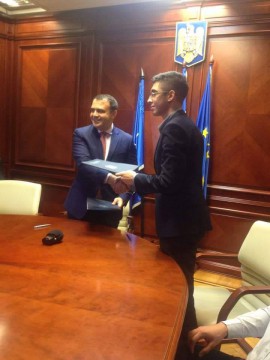 Asociaţia Elevilor Constanţa a semnat un acord cadru de colaborare cu Prefectul