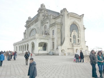 Delfinariul, Microrezervaţia şi Cazinoul din Constanţa, luate cu asalt de constănţeni de Ziua Dobrogei
