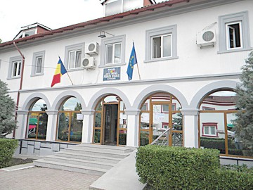 Primăria Năvodari decontează abonamentele pentru elevi şi studenţi