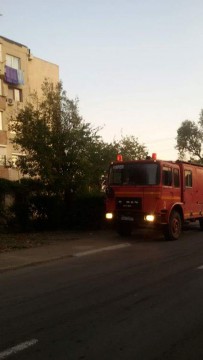 Locatari evacuaţi în Poarta 6