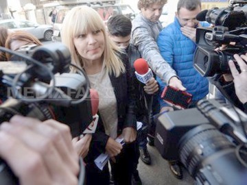 Elena Udrea îşi achită cauţiunea cu o garanţie imobiliară