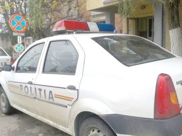 Un drogat dezbrăcat a făcut scandal monstru: „Eu sunt Dumnezeu, vine sfârşitul lumii!”