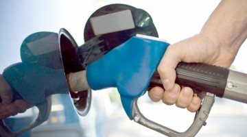 În Babadag, motorina şi benzina costă circa 4,90 lei
