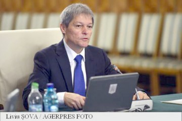 Cioloş, despre creşterea salariilor cu 10%: Trebuie să aşteptăm promulgarea