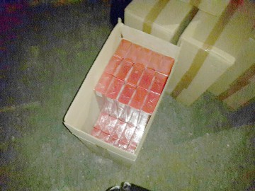 Un contrabandist de ţigări, prins în FLAGRANT la Mangalia