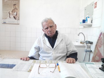 De ce continuă să profeseze doctorul Ţibrea la vârsta de 82 de ani