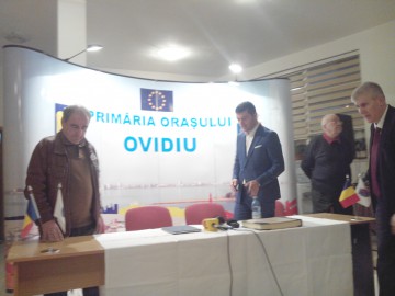 Inaugurare în Ovidiu: Centrul Cultural Elena Roizen a fost redeschis publicului în prezenţa granzilor Arşinel şi Muraru