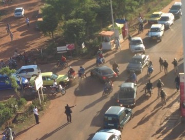 Atac armat şi luare de ostatici în Mali, la un hotel frecventat de străini: 27 de morţi