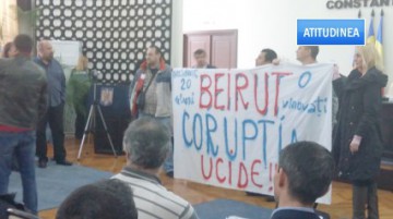 Unul din protestatarii de la Consiliul Local cheamă constănţenii la revoltă în memoria tinerelor moarte „l-a” restaurantul Beirut
