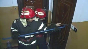 Pompierii au intervenit pe Aleea Hortensiei: o bătrână era căzută în casă! Salvatorii au intrat pe geam