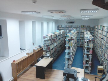 Vasile Muraru va dona cărţi pentru biblioteca din Poiana