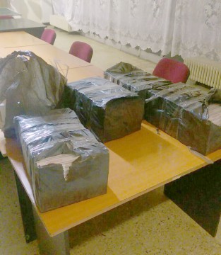 Ţigări de contrabandă, descoperite de poliţiştii constănţeni
