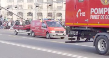 La parada de 1 Decembrie, pompierii au prezentat noua barcă de căutare şi salvare