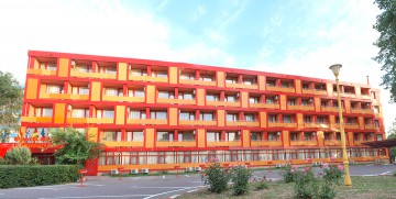 Hotelul Sulina din Mamaia îşi schimbă faţa