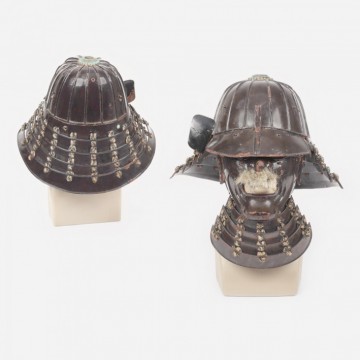 Costum de samurai, scos la licitaţie de Artmark