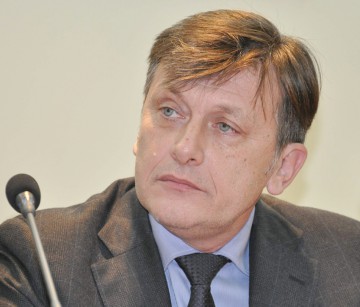 Crin Antonescu, reacţie dură după acuzaţiile de trafic de influenţă: Sunt aberaţii, fantasmagorii