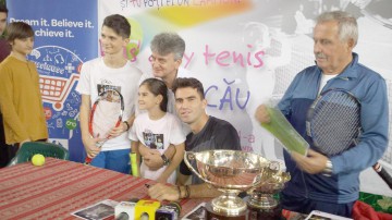 Horia Tecău a făcut fericiţi prichindeii: a schimbat câteva mingi cu ei