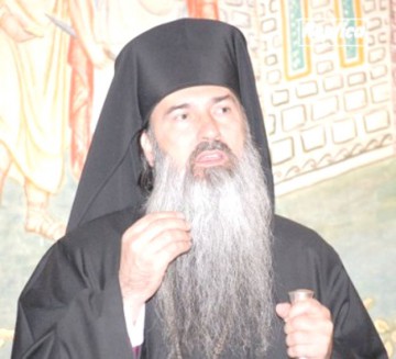 IPS Teodosie ia masa la azilul de bătrâni
