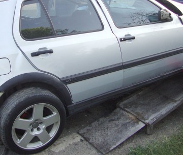 Volkswagen furat din Italia, descoperit la Ostrov