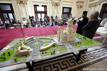 Cioloş, către Patriarh: Guvernul va pune la dispoziţie resurse financiare ÎN FUNCŢIE DE POSIBILITĂŢI pentru bisericile în construcţie