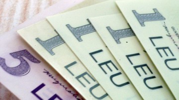 Leul s-a depreciat, marţi, în raport cu euro