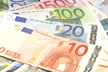 Posturi la stat cu salarii de 2.000 de euro pe lună