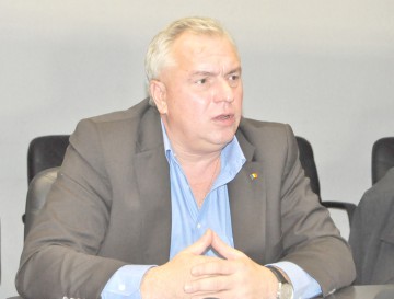 Nicușor Constantinescu: Nu există un sistem democratic în România. DNA și Parchetul stabilesc liderii locali