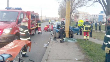 Un agent de pază din Constanţa a murit după ce a intrat cu maşina într-un stâlp