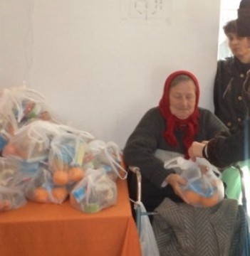 Acţiune caritabilă la azilul de bătrâni din Poarta Albă