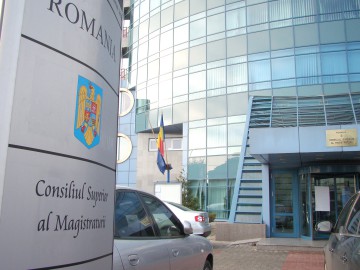 Doi procurori din Constanţa, în atenţia CSM
